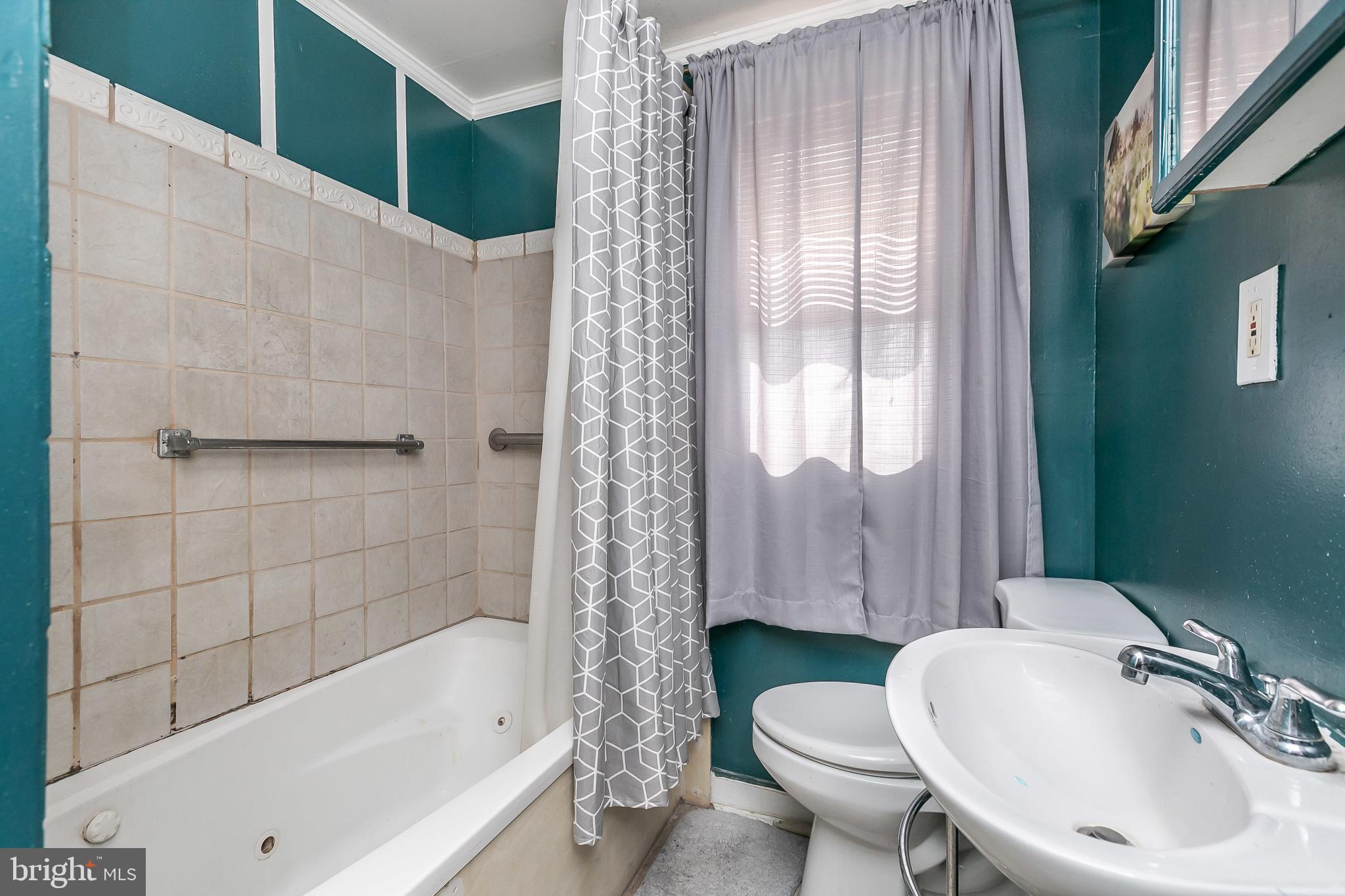 7467 Berkshire Road Baltimore, MD 21222 - Photo 18 of 26 Updated full bath