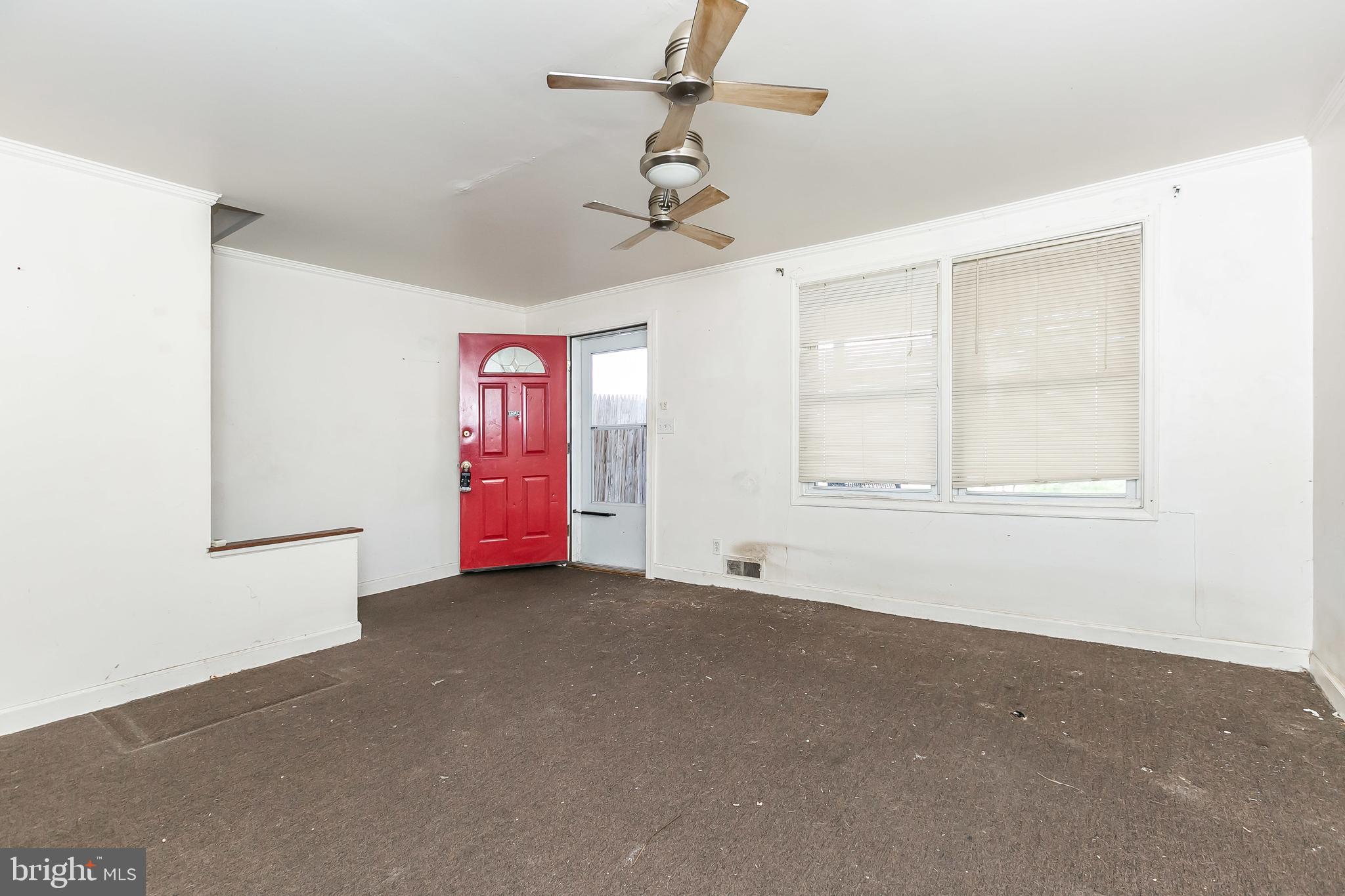 7467 Berkshire Road Baltimore, MD 21222 - Photo 3 of 26 Living room