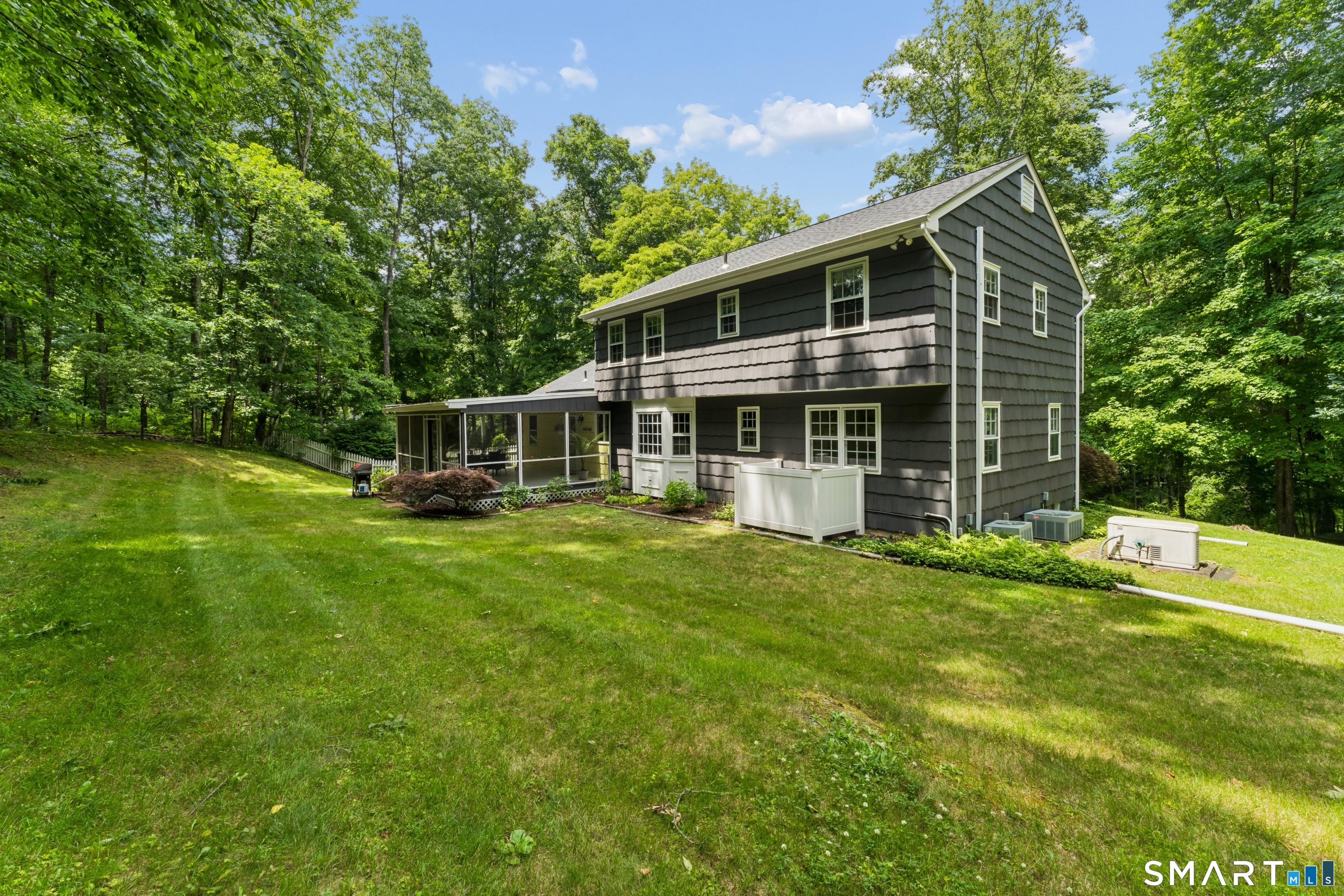 7 Arapaho Road Brookfield, CT 06804 - Photo 34 of 38