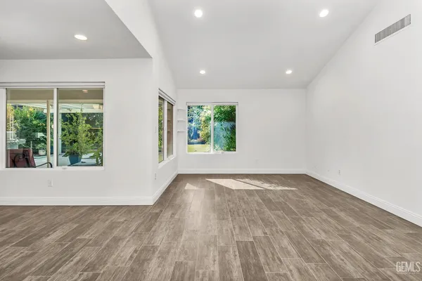 $474,999 | Undisclosed Address, Bakersfield, CA 93309