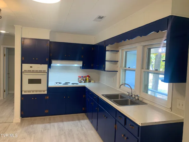 $250,000 | 441 Mimosa Street, Mount Carmel, TN 37645