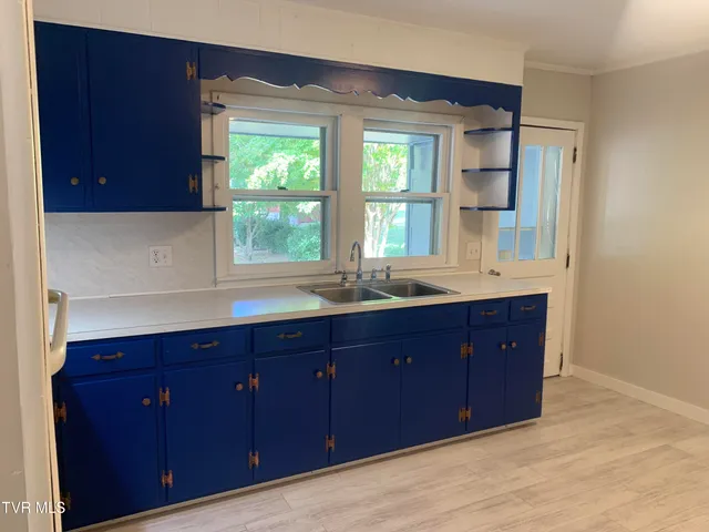 $250,000 | 441 Mimosa Street, Mount Carmel, TN 37645