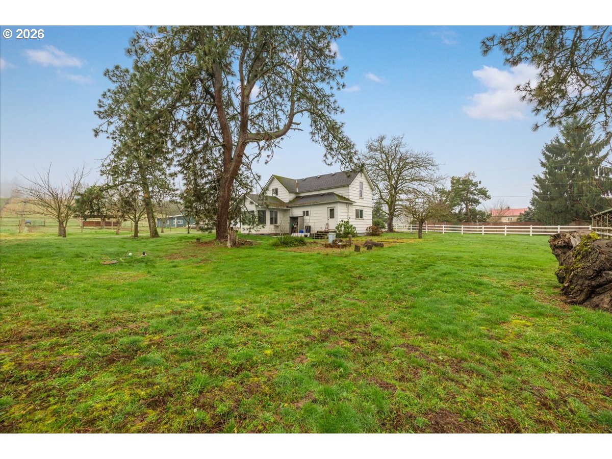 13492 South Warnock Road Oregon City, OR 97045 - Photo 26 of 48 a view of a house with a big yard