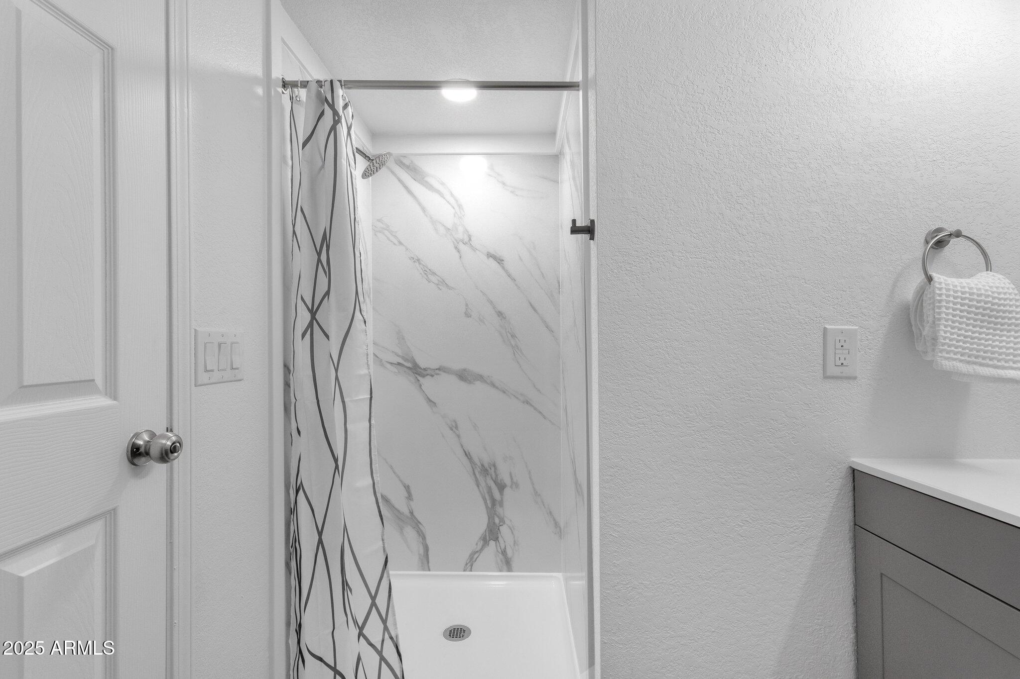 8020 East Thomas Road, Unit 313 Scottsdale, AZ 85251 - Photo 21 of 37 25-web-or-mls-8020-e-thomas-rd-313