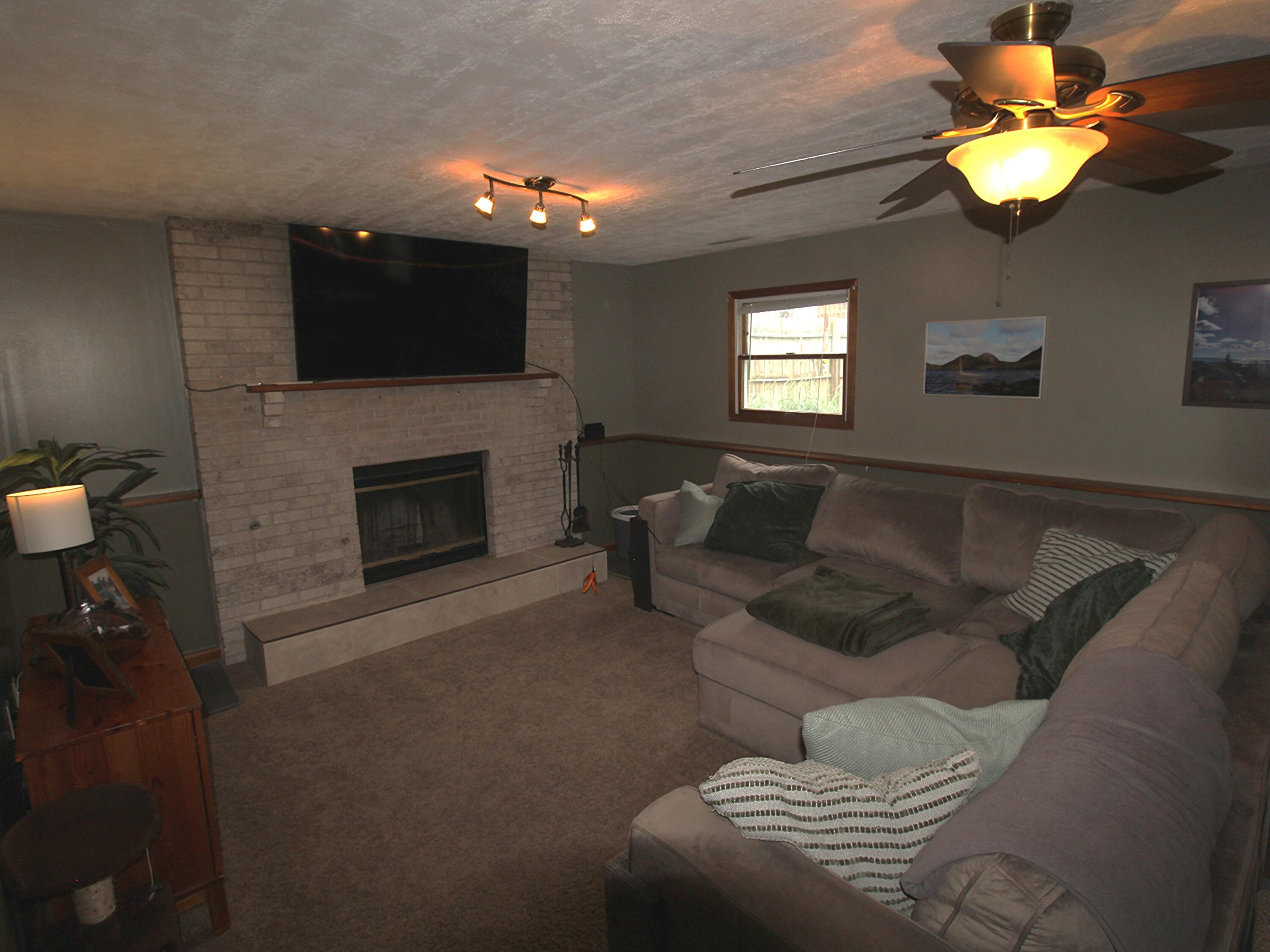 8327 Edison Street Crown Point, IN 46307 - Photo 6 of 10 3000x2250