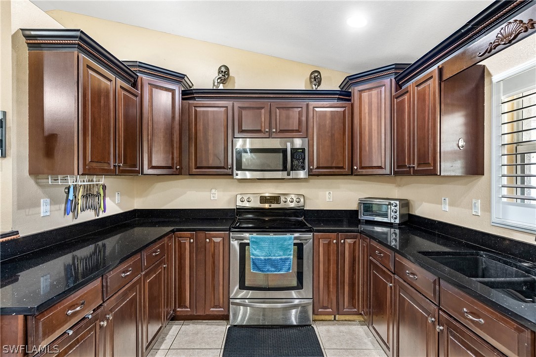 11730 Shawnee Road Fort Myers, FL 33913 - Photo 8 of 33 Gallery Image 8