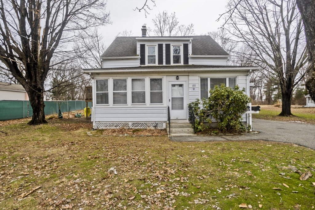 177 Marion Street Chicopee, MA 01013 - Photo 4 of 37