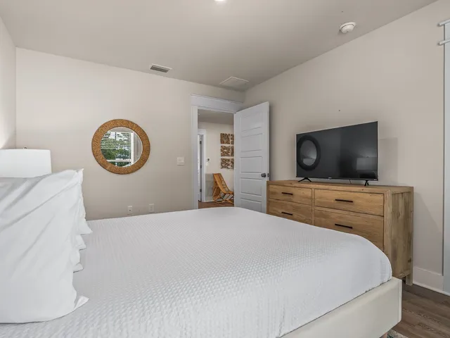 $699,000 | 300 Gull Wing Way Street, Sopchoppy, FL 32358