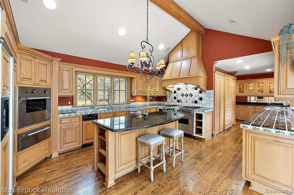760 Lone Pine Road Bloomfield Hills, MI 48304 - Photo 11 of 65