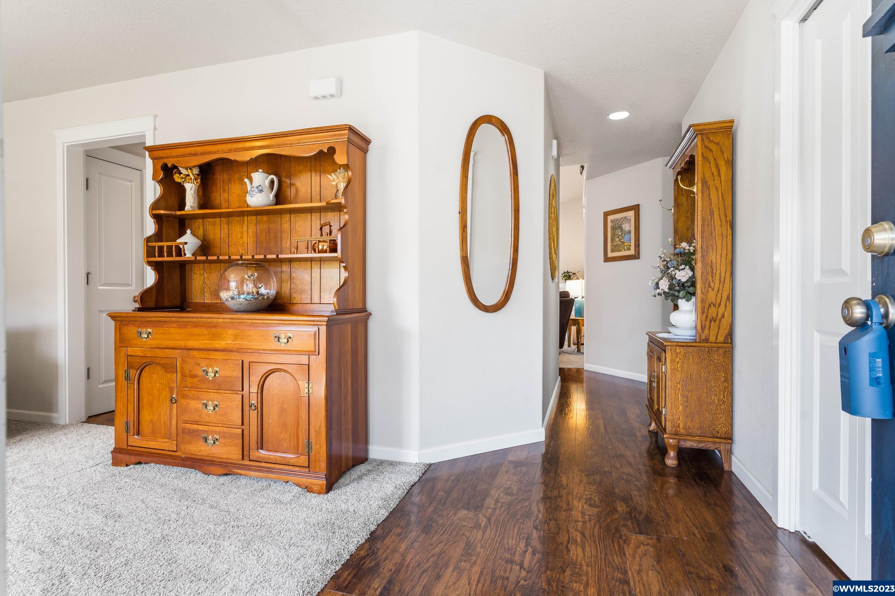 942 Salamander Road Southeast Jefferson, OR 97352 - Photo 4 of 37 Gallery Image 4