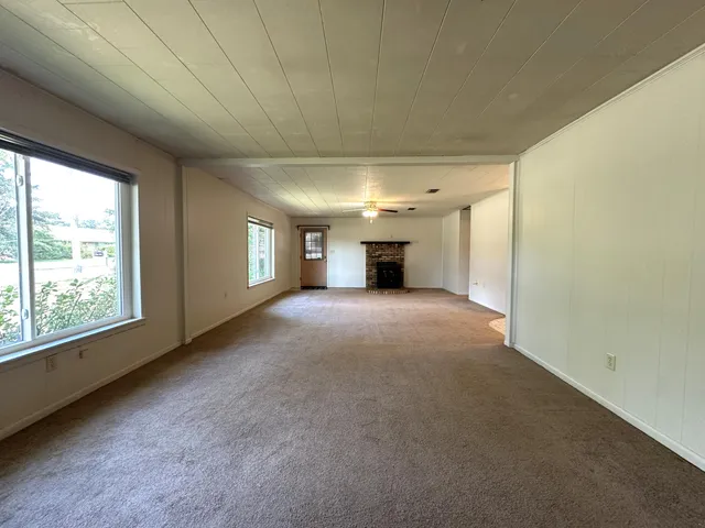 $1,450 | 8101 4th Street, Laurel Hill, FL 32567