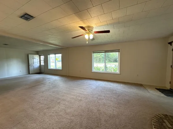 $1,400 | 8101 4th Street, Laurel Hill, FL 32567