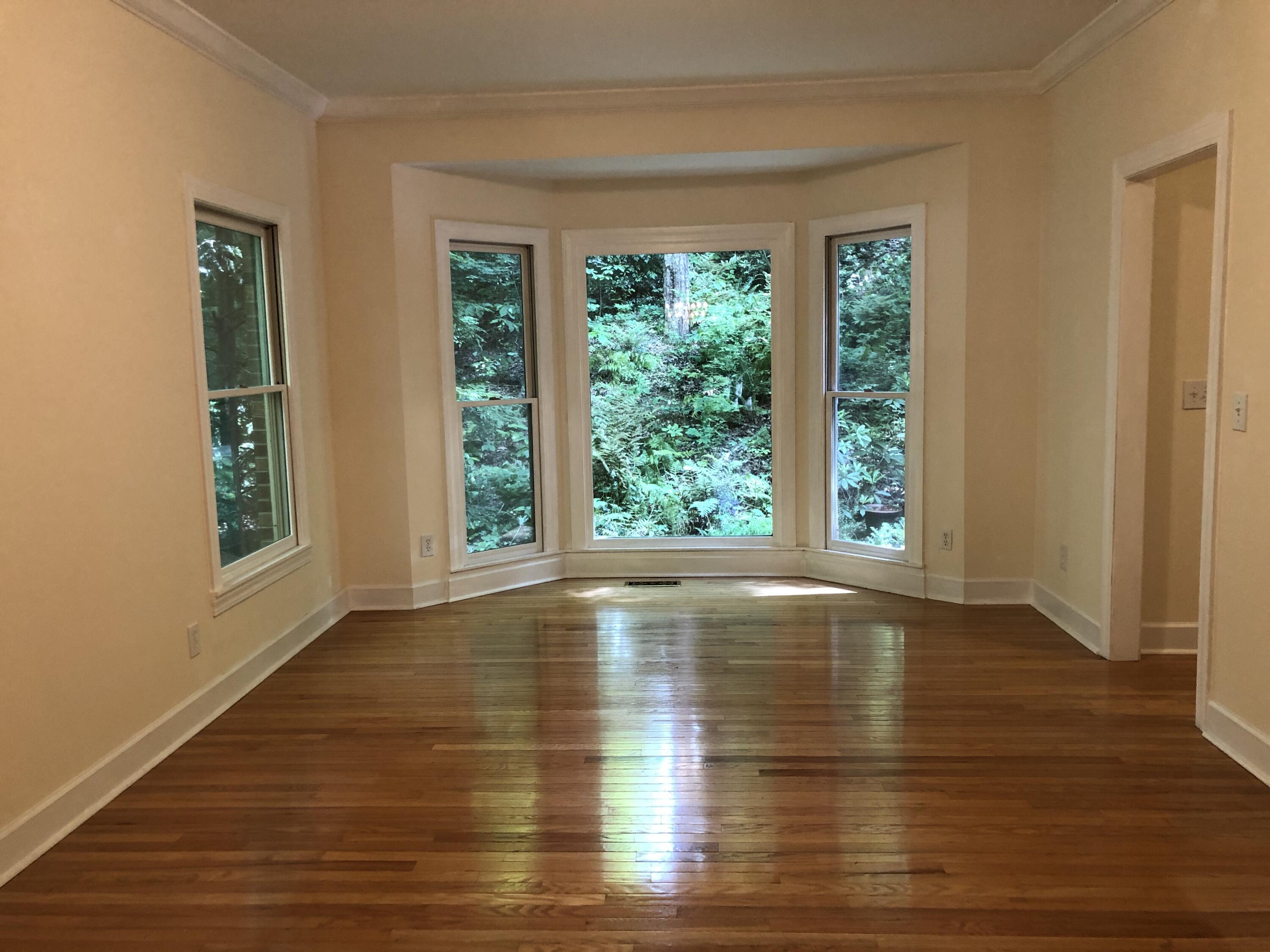 104 Weldon Lane Oak Ridge, TN 37830 - Photo 8 of 30 Living Room Bay Window