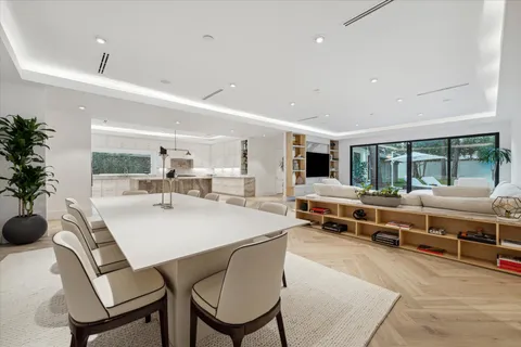 $2,275,000 | 5222 Woodway Drive, Houston, TX 77056