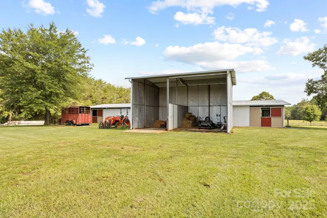 $929,000 | 1896 East Green Creek Drive, Tryon, NC 28782