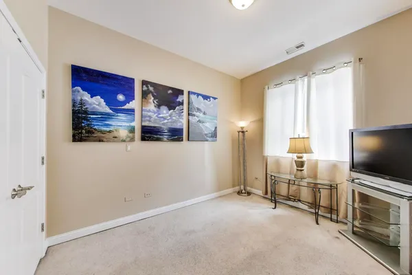 $231,750 | 4880 North Clark Street, Unit 2A, Chicago, IL 60640