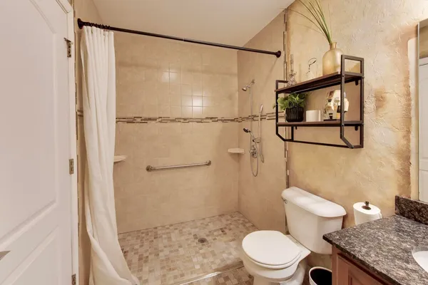 $231,750 | 4880 North Clark Street, Unit 2A, Chicago, IL 60640