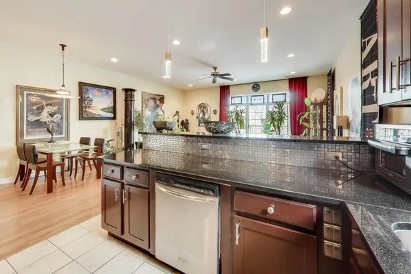 $231,750 | 4880 North Clark Street, Unit 2A, Chicago, IL 60640