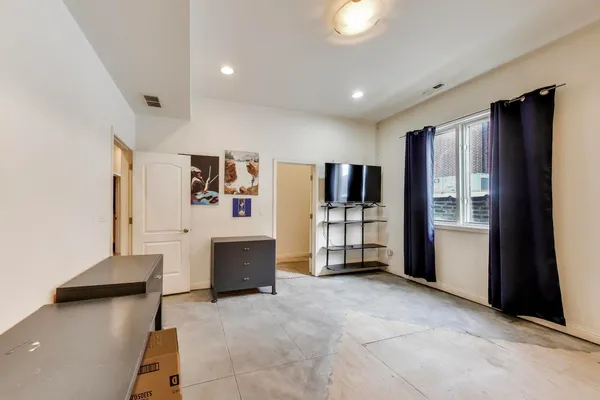 $231,750 | 4880 North Clark Street, Unit 2A, Chicago, IL 60640