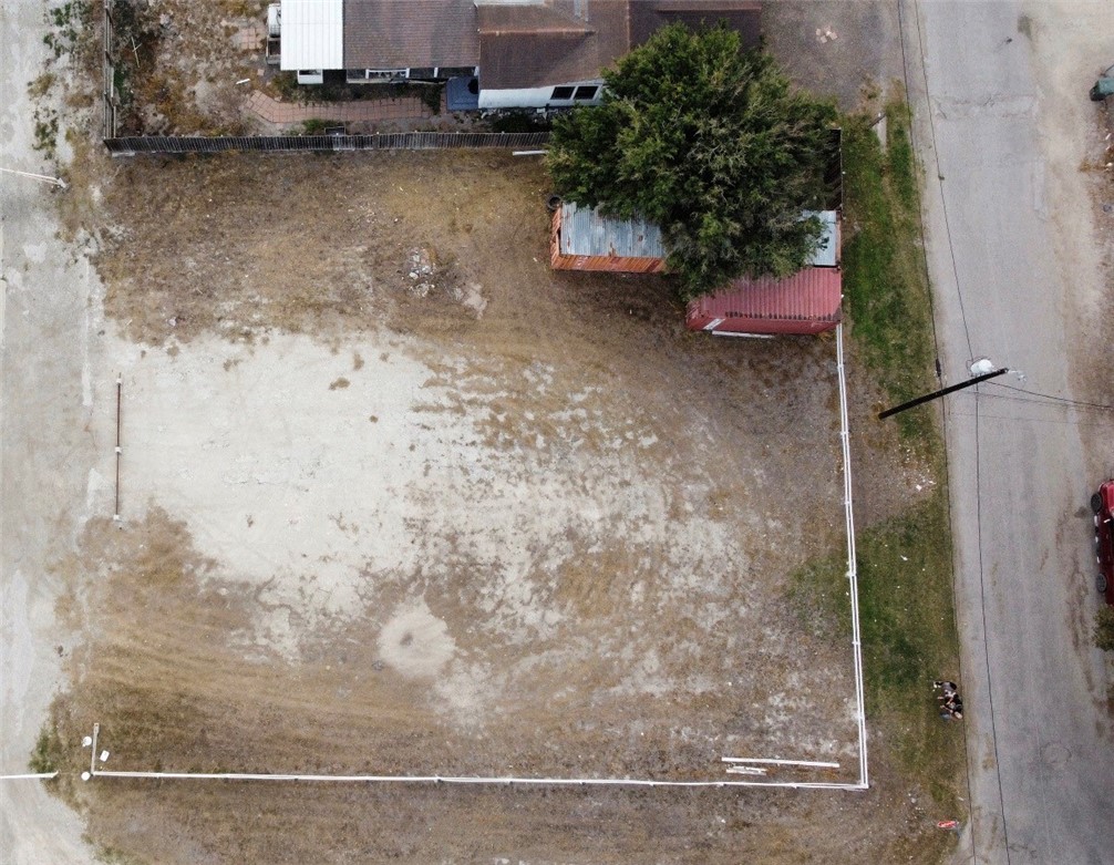 Tba 2 Esperanza Street Alice, TX 78332 - Photo 6 of 6 a backyard of a house