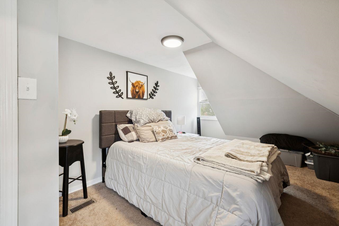 377 Smyth Road Manchester, NH 03104 - Photo 25 of 32