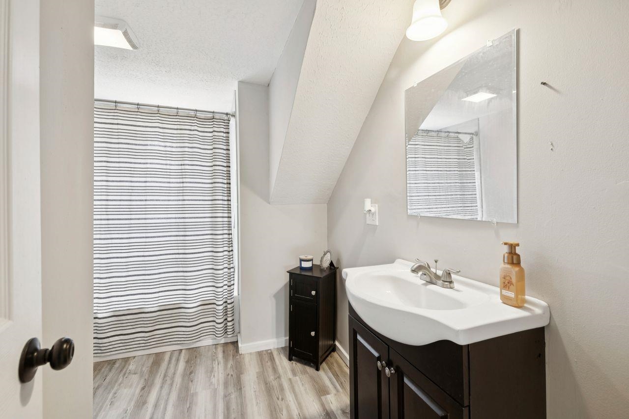 377 Smyth Road Manchester, NH 03104 - Photo 28 of 32