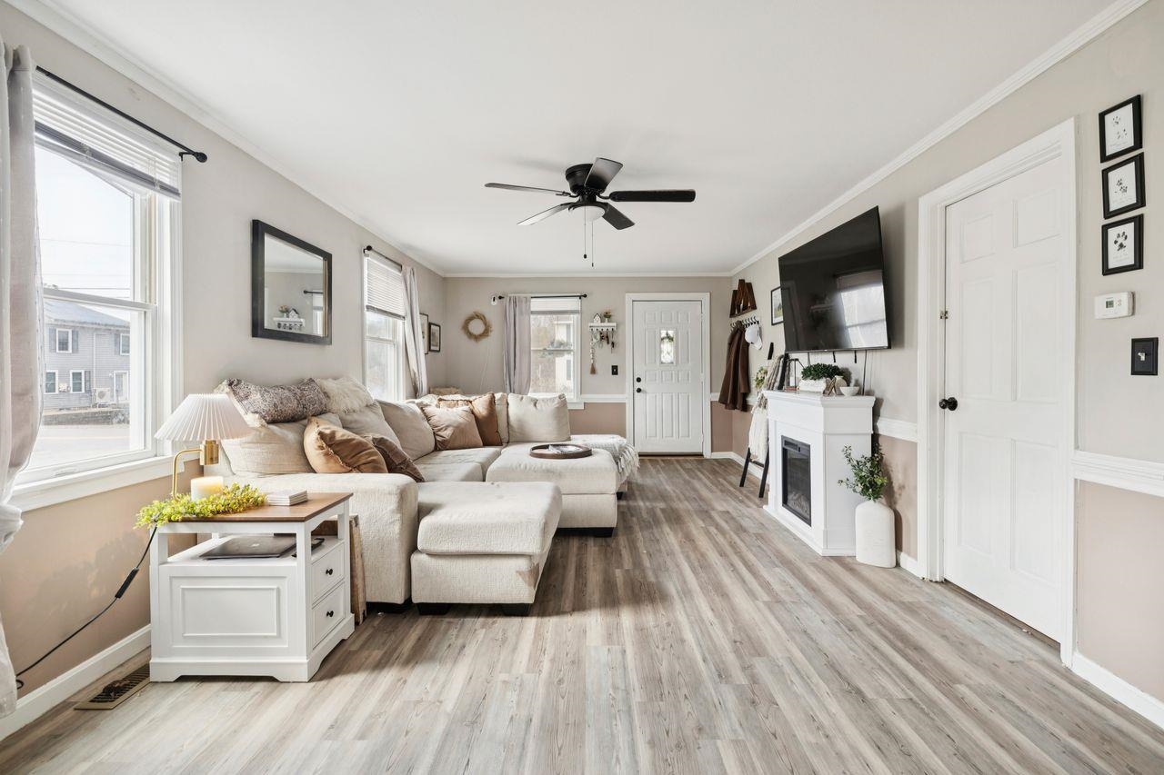 377 Smyth Road Manchester, NH 03104 - Photo 7 of 32