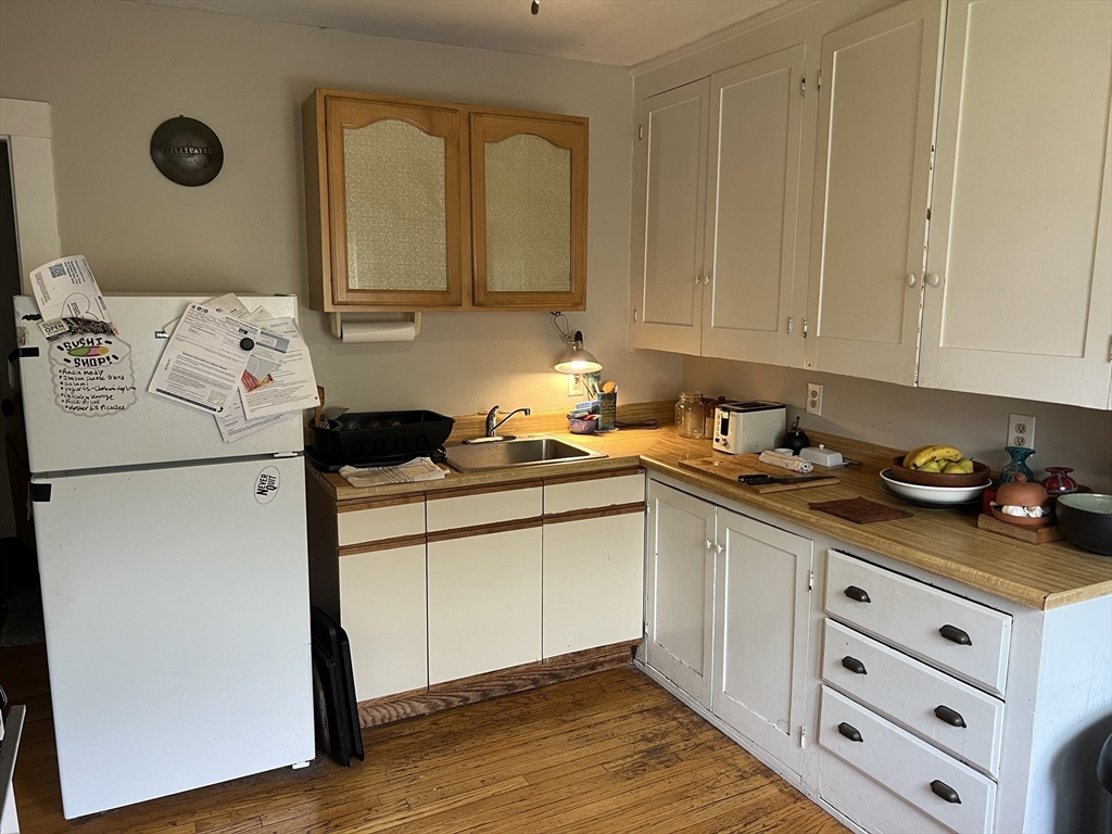 264 Robbins Street, Unit B Waltham, MA 02453 - Photo 7 of 12