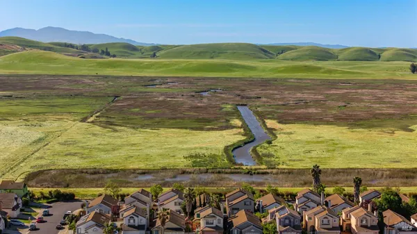 $480,000 | 372 Stamper Circle, Suisun City, CA 94585