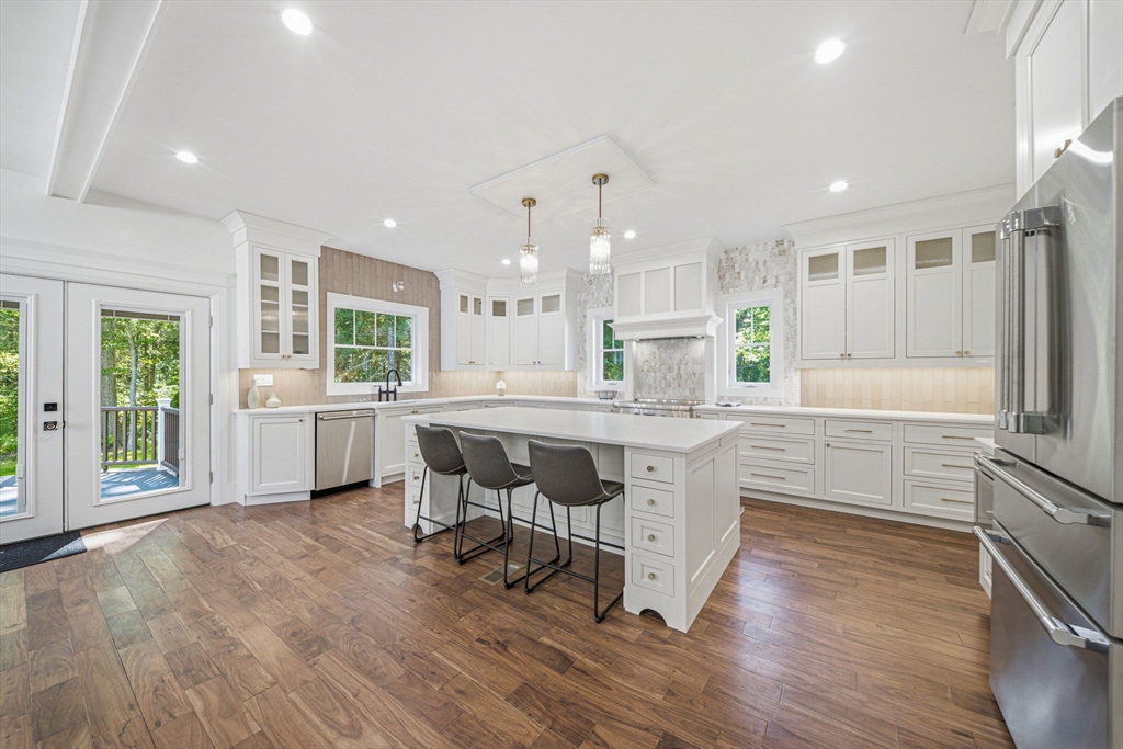 62 Claybrook Road Dover, MA 02030 - Photo 7 of 41