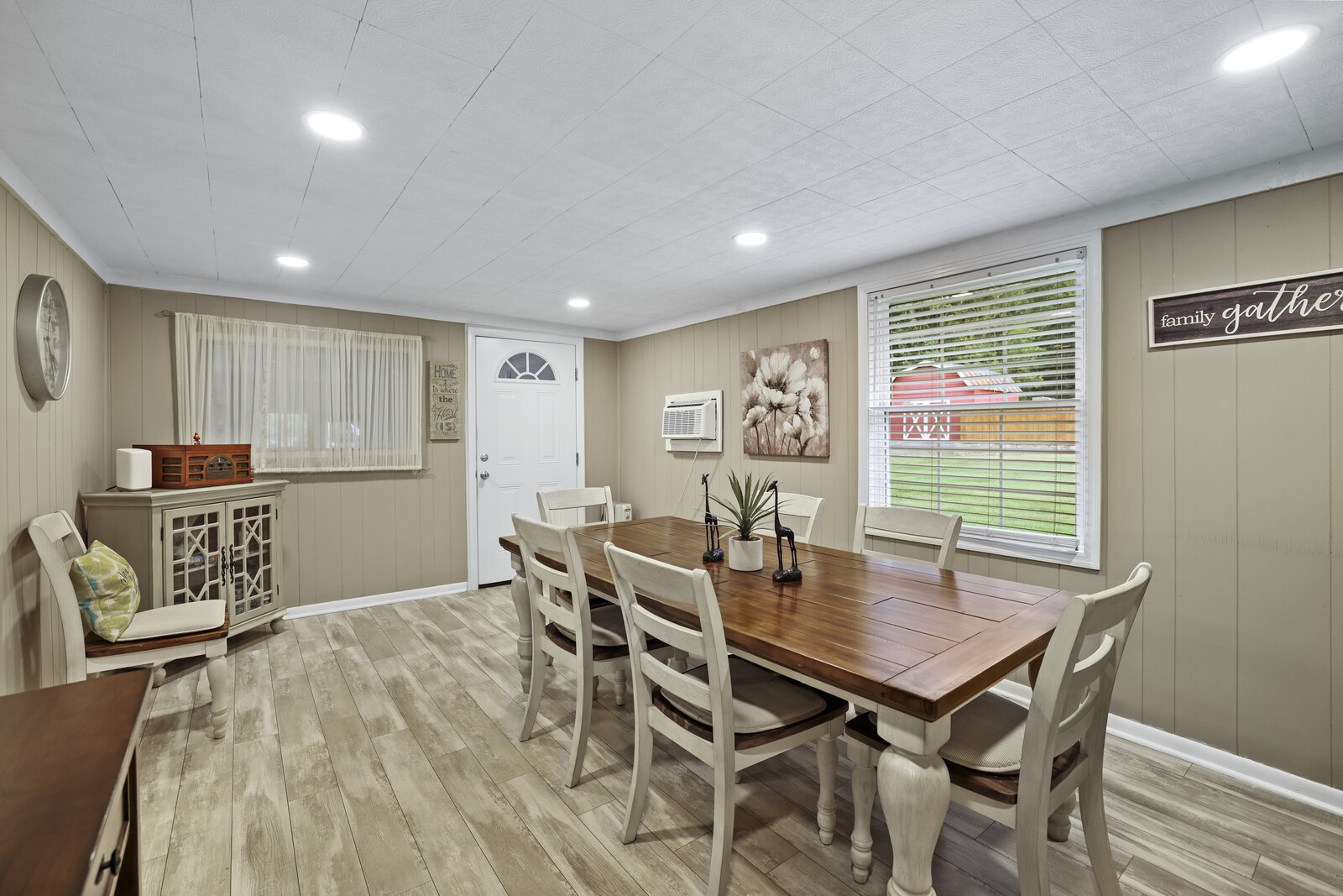 233 Rucker Road Murfreesboro, TN 37127 - Photo 32 of 55 a dining room with furniture and wooden floor