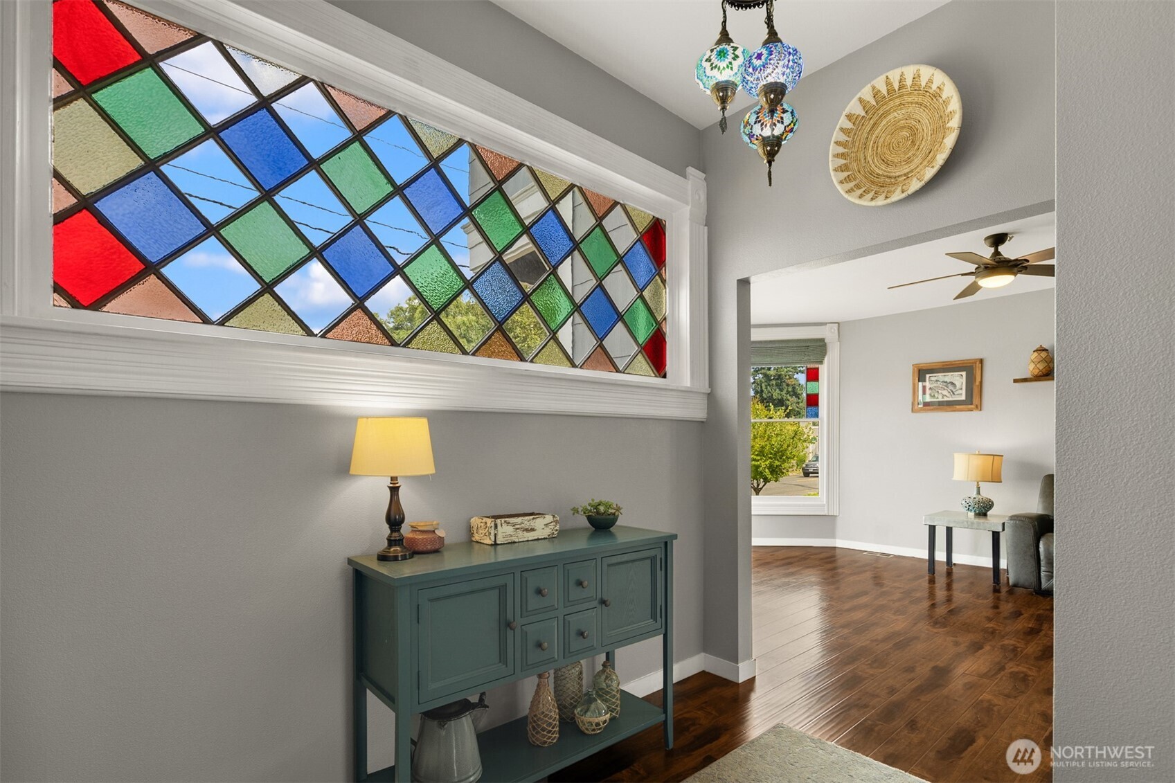 1002 Thompson Street Sumner, WA 98390 - Photo 2 of 38 a view of a workspace