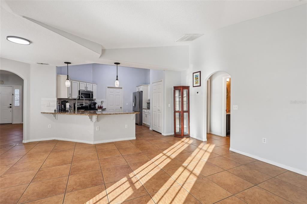 402 Ohio Way Kissimmee, FL 34759 - Photo 11 of 54