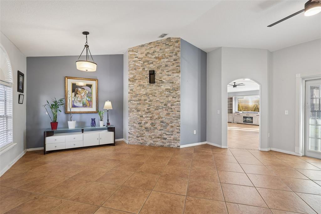 402 Ohio Way Kissimmee, FL 34759 - Photo 7 of 54