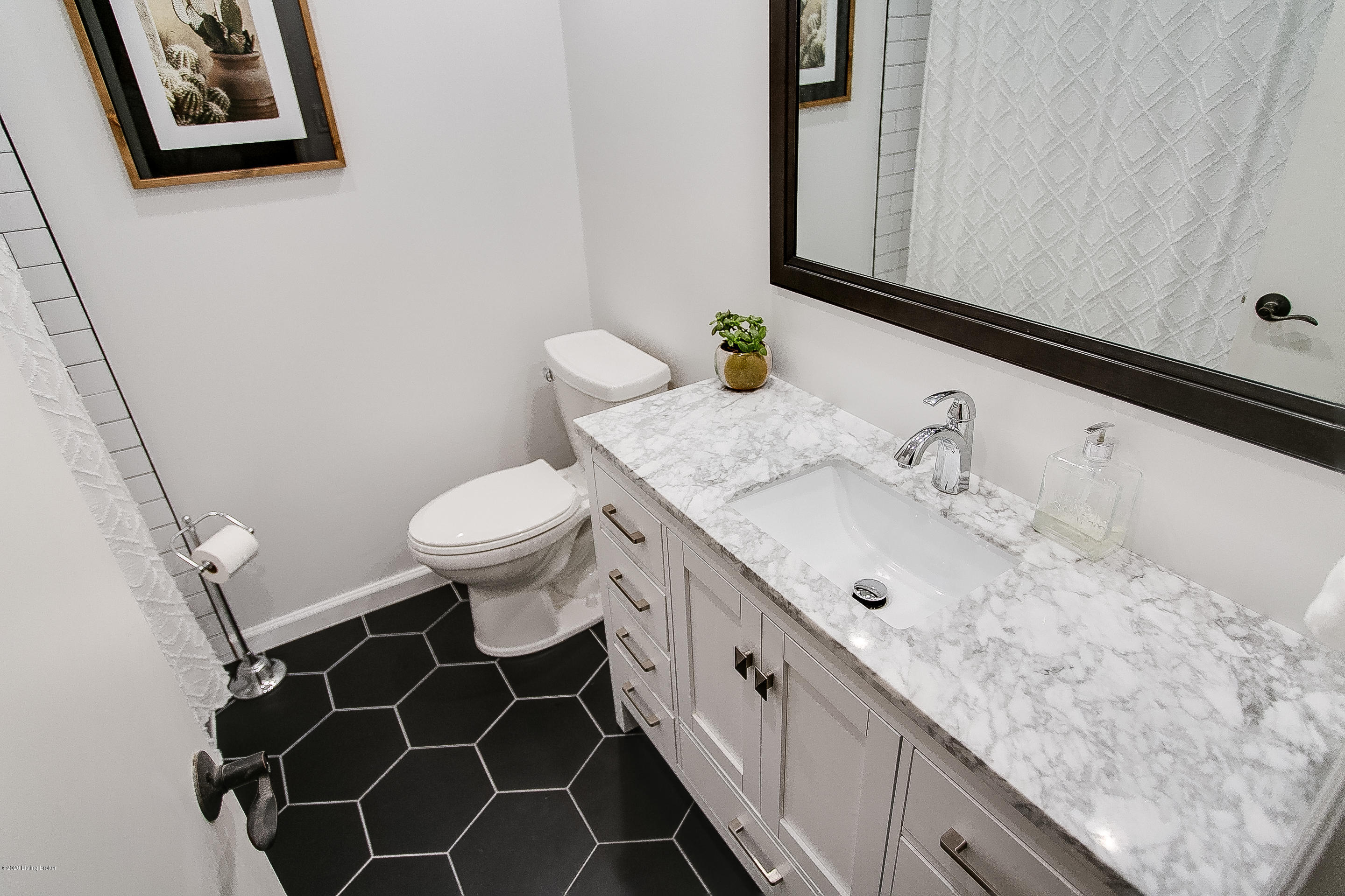 3402 Flinthaven Road Louisville, KY 40241 - Photo 24 of 56 3402 Flinthaven Rd interiors-28