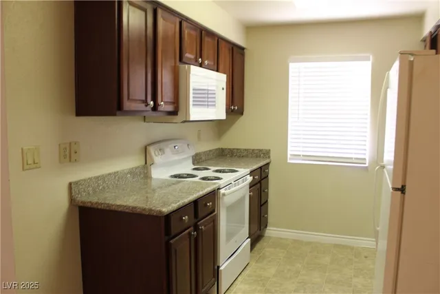 $1,000 | 4310 Sandy River Drive, Unit 58, Las Vegas, NV 89103