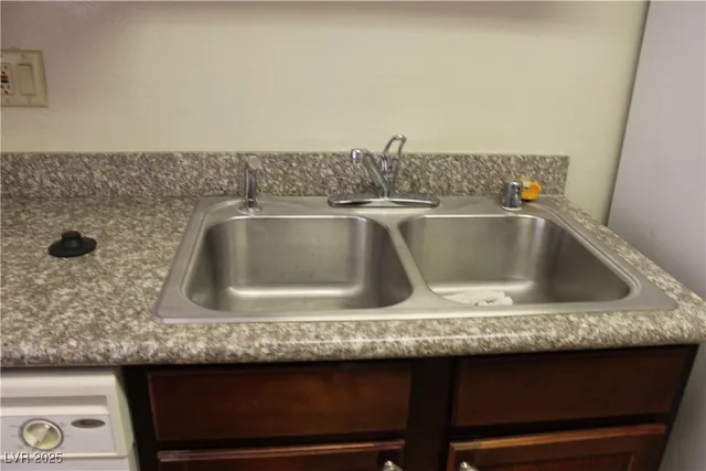 $1,000 | 4310 Sandy River Drive, Unit 58, Las Vegas, NV 89103