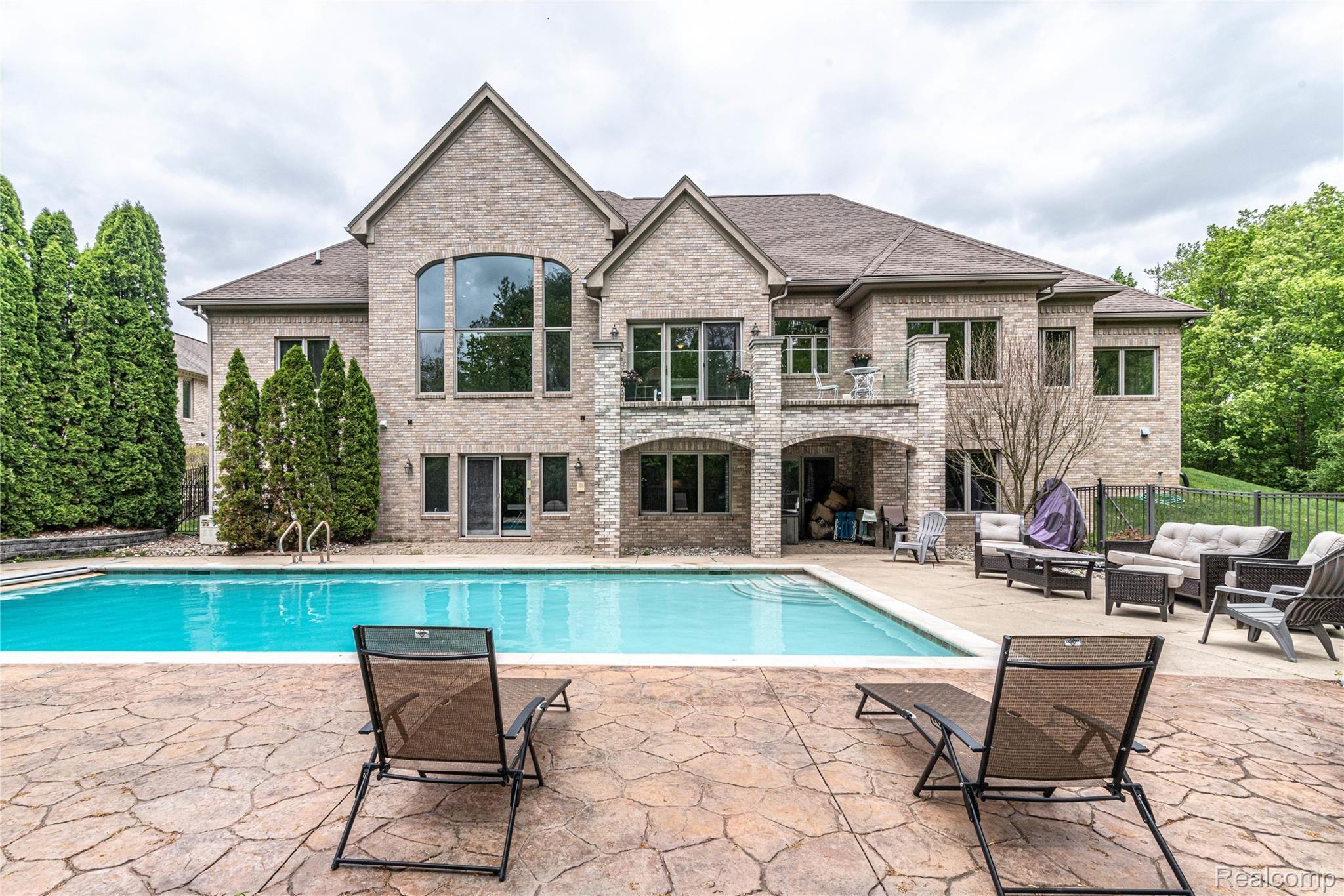 35265 Curtis Road Livonia, MI 48152 - Photo 3 of 52 Private Oasis