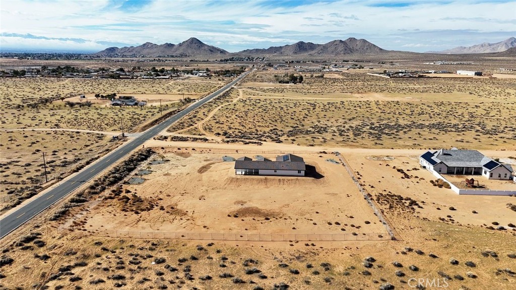 16925 Nanticoke Road Apple Valley, CA 92307 - Photo 15 of 42 a view of ocean view and mountain view