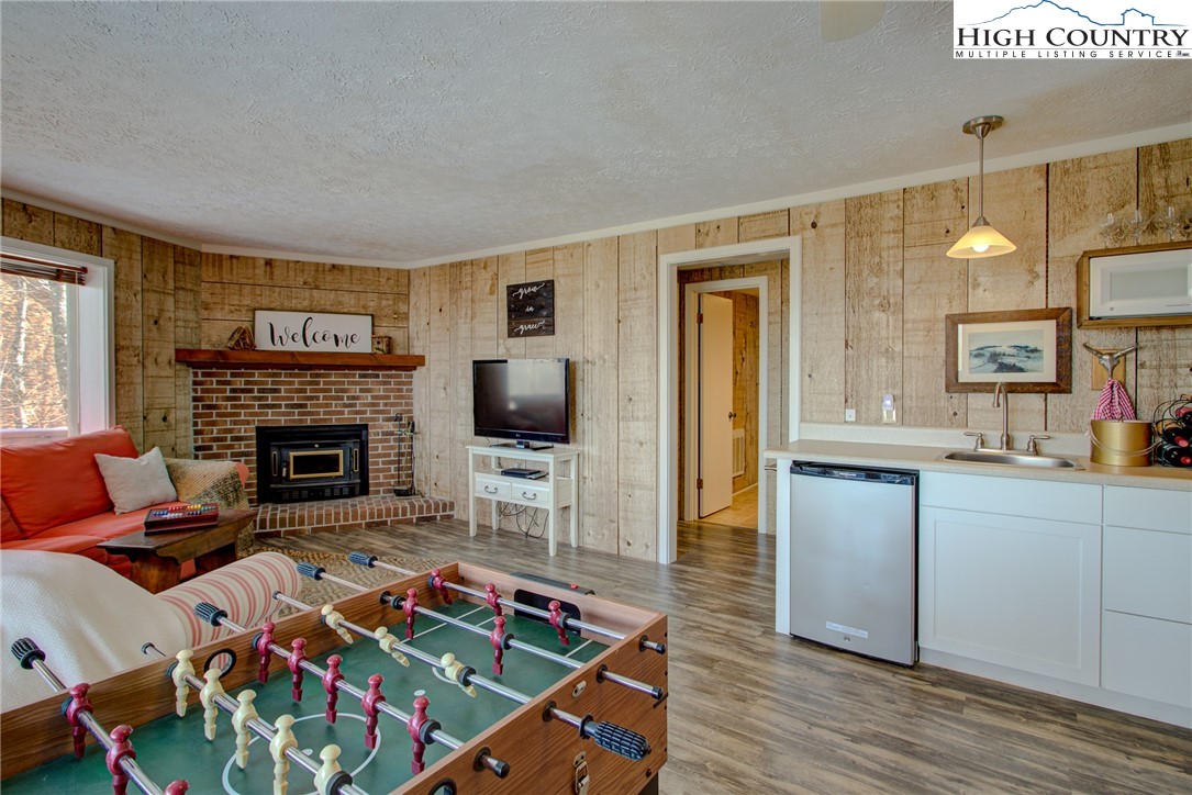 104 Hummingbird Road Beech Mountain, NC 28604 - Photo 15 of 21 Gallery Image 15