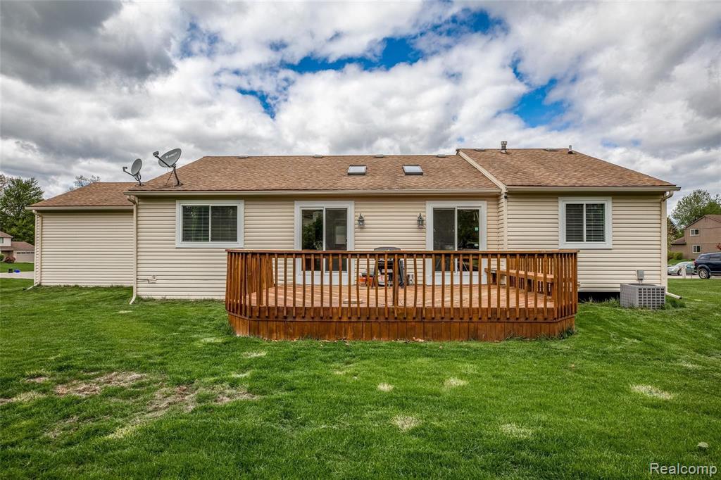 591 Ridge Road Walled Lake, MI 48390 - Photo 28 of 30