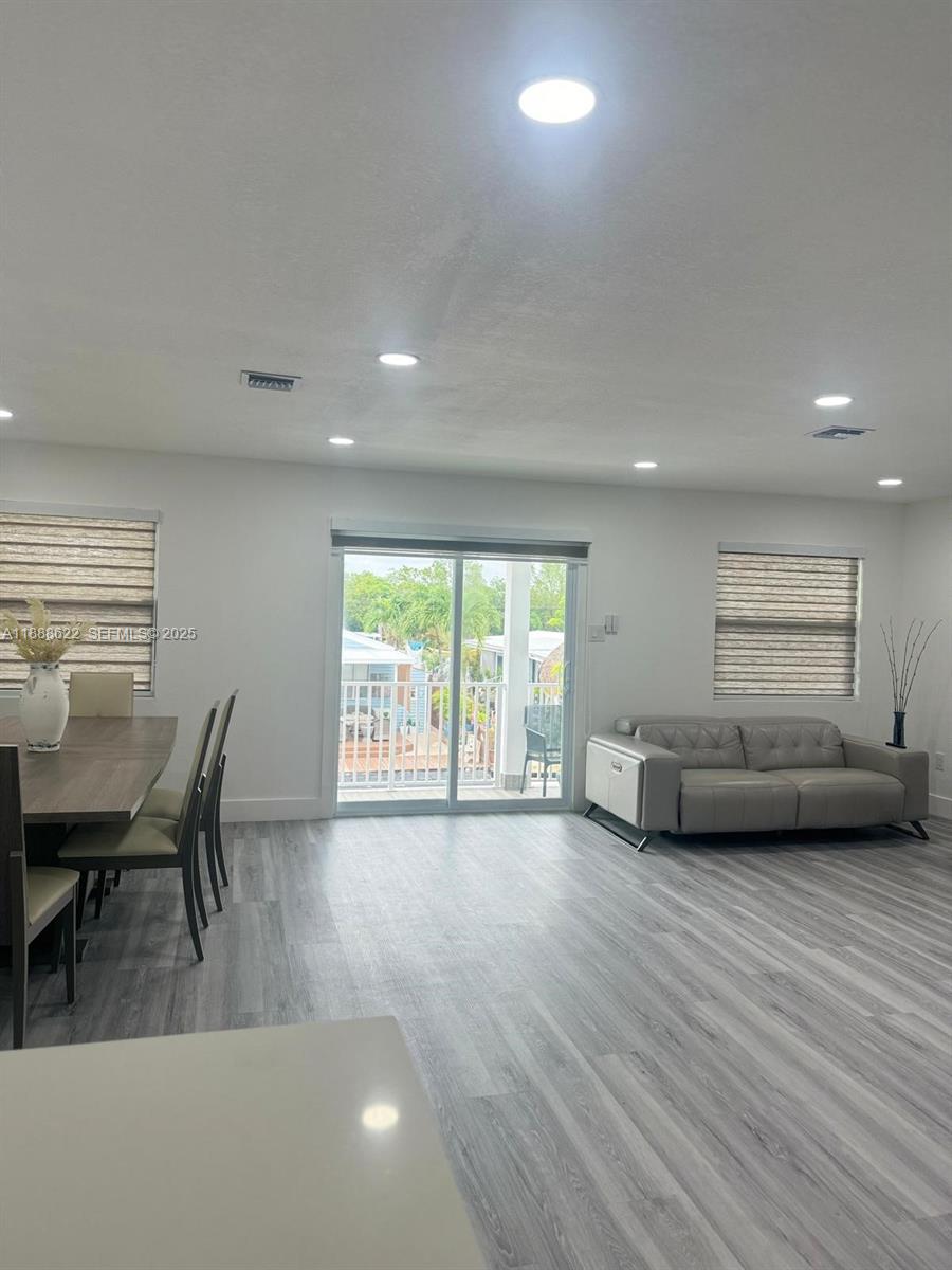 20 Eagle Drive Key Largo, FL 33037 - Photo 11 of 55 a view of a livingroom with furniture and a window