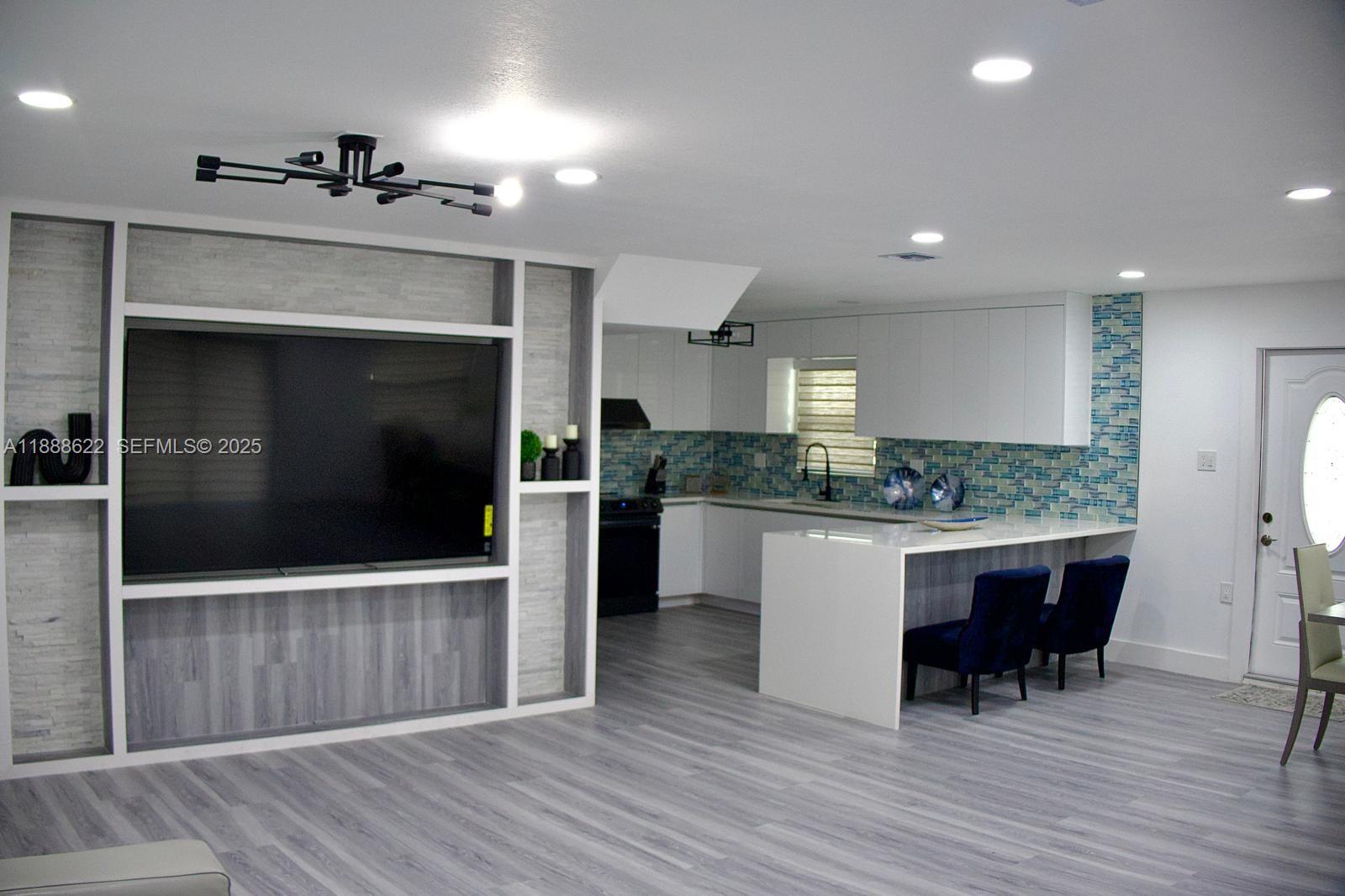 20 Eagle Drive Key Largo, FL 33037 - Photo 15 of 55 a kitchen with a sink and cabinets