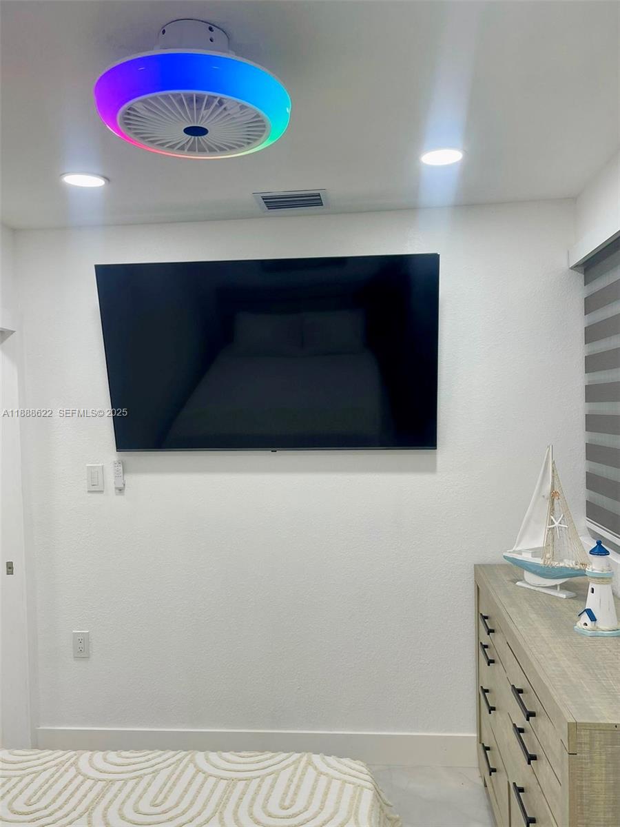 20 Eagle Drive Key Largo, FL 33037 - Photo 30 of 55 a bathroom with a sink and a mirror