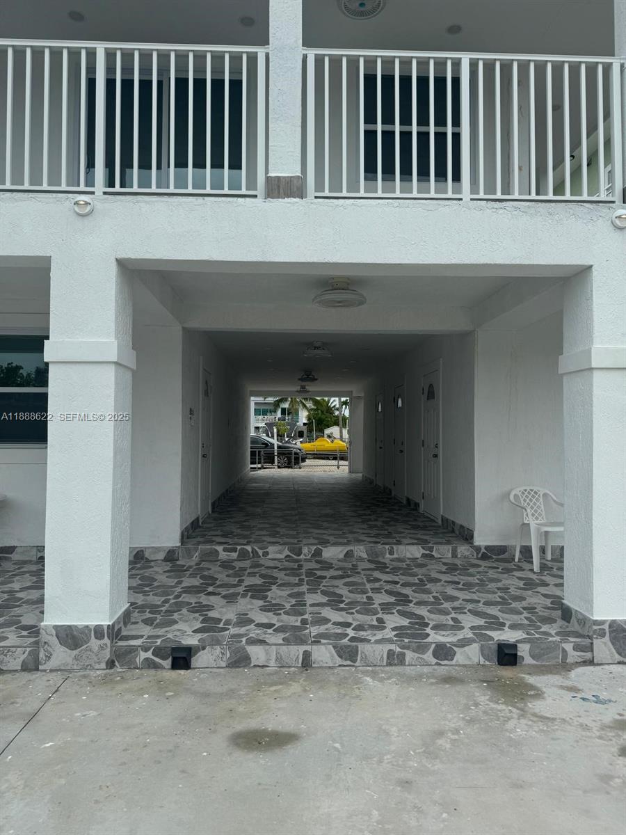 20 Eagle Drive Key Largo, FL 33037 - Photo 4 of 55 a view of a entrance to house