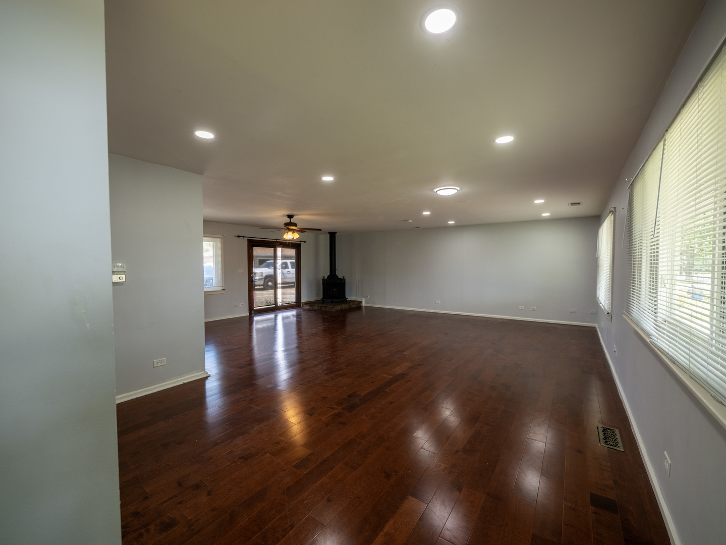 6640 Valley View Road Hanover Park, IL 60133 - Photo 3 of 30 Gallery Image 3
