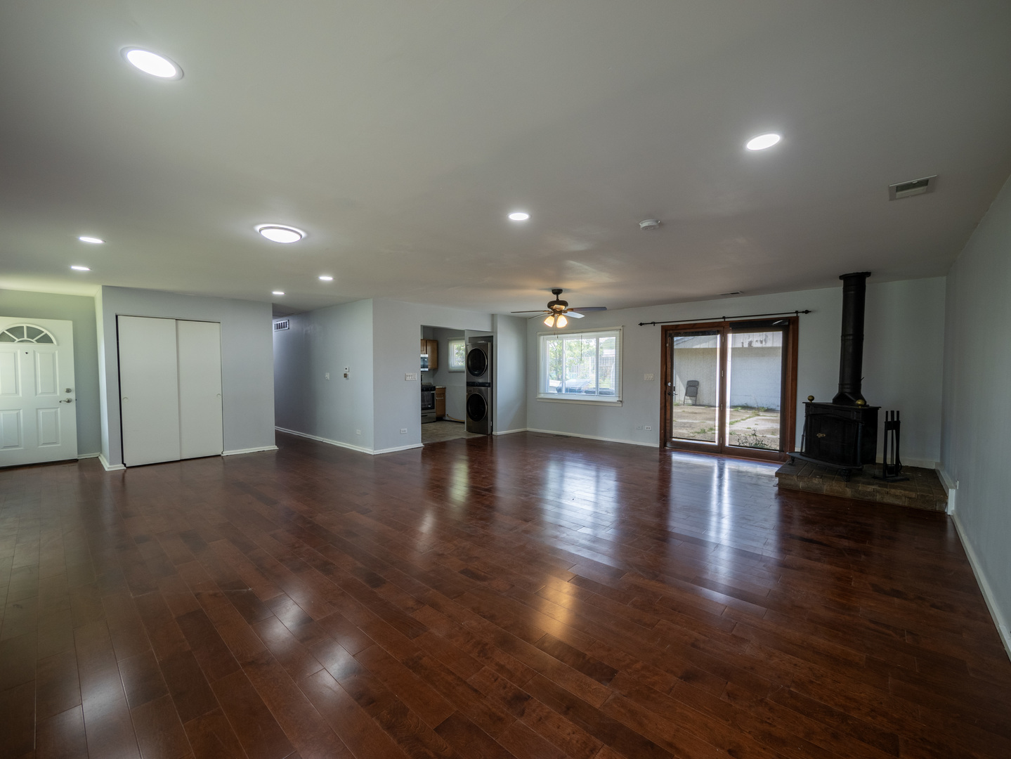 6640 Valley View Road Hanover Park, IL 60133 - Photo 4 of 30 Gallery Image 4