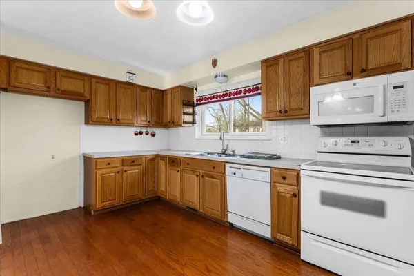 $375,000 | 6709 Wild Ridge Lane, West Bloomfield, MI 48322