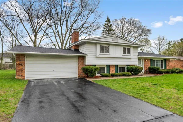 $375,000 | 6709 Wild Ridge Lane, West Bloomfield, MI 48322