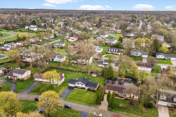 $375,000 | 6709 Wild Ridge Lane, West Bloomfield, MI 48322